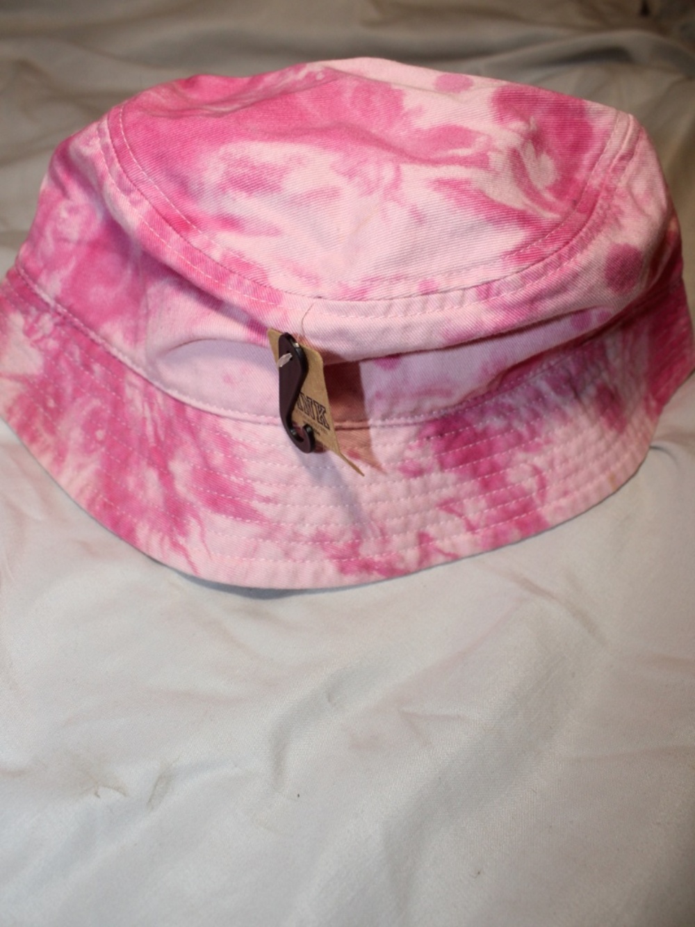 Brand new Victoria secret/pink tie-dye bucket hat with tags - Picture 3 of 8